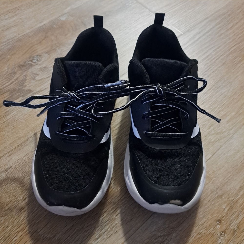 Athletic Works Black Mesh Athletic Sneakers Boy's Shoes Size 3